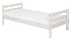 Łóżko krótsze do pokoju dziecięcego Classic w kolorze bielonym